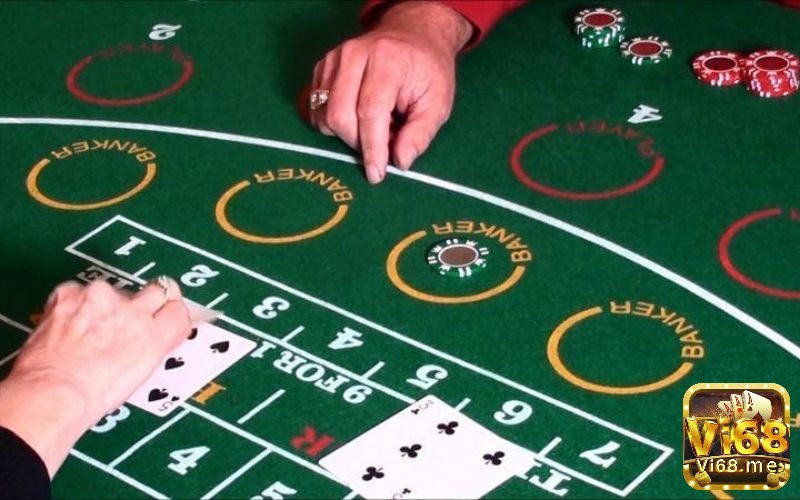 Rút bài theo luật chơi bài baccarat