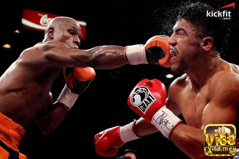 Luật và cách tính điểm boxing quy định đòn đấm trúng đích mà không bị cản được tính là 1 điểm